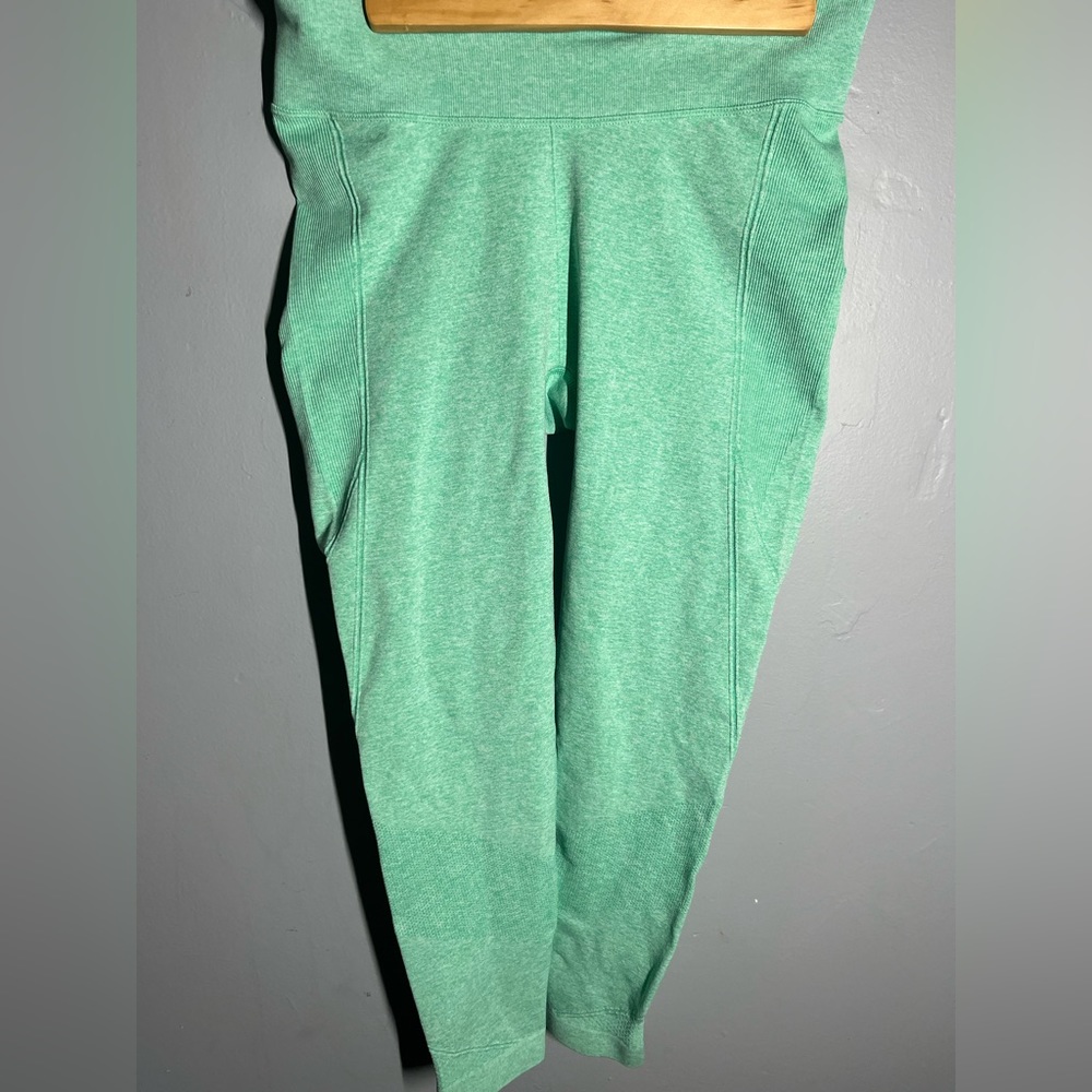 Super cute seamless leggings